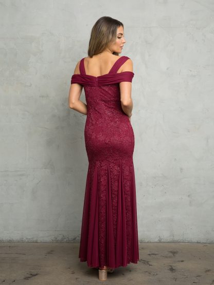 3475 - Glittered lace dress with cold shoulder details - Image 2