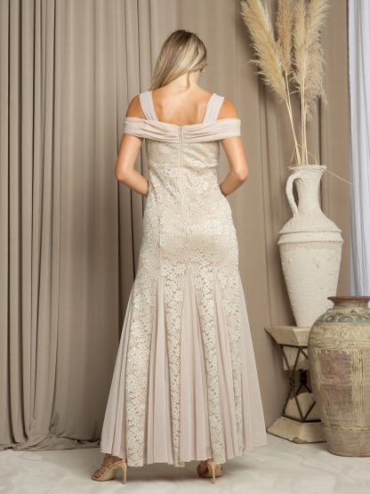 3475 - Glittered lace dress with cold shoulder details - Image 5