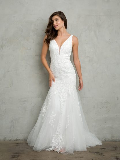 5249-LACE WEDDING GOWN W CORSET AND TRAIN BACK - Image 2