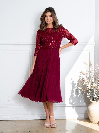 5285 | MIDI MAMA GOWN WITH PLEATED SKIRT AND LACE BODICE - Image 2