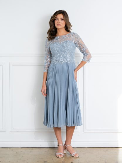 5285 | MIDI MAMA GOWN WITH PLEATED SKIRT AND LACE BODICE - Image 4