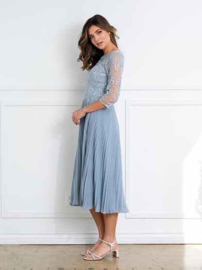 5285 | MIDI MAMA GOWN WITH PLEATED SKIRT AND LACE BODICE - Image 3